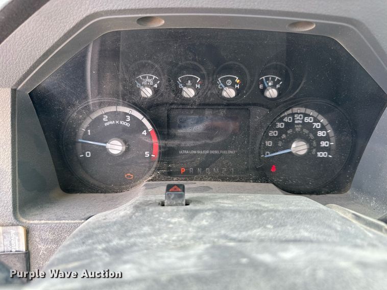 image for item DS2138 2016 Ford F550  truck cab and chassis