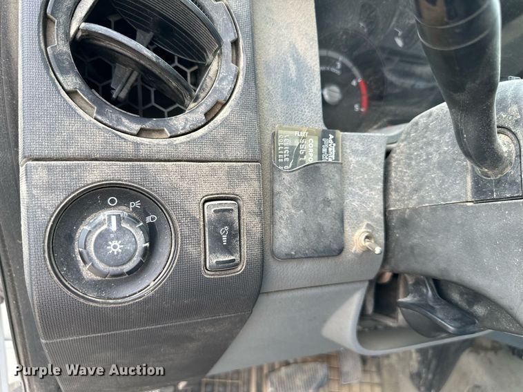 image for item DS2138 2016 Ford F550  truck cab and chassis