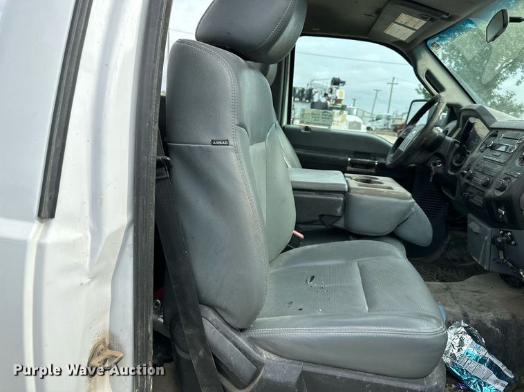 image for item DS2138 2016 Ford F550  truck cab and chassis