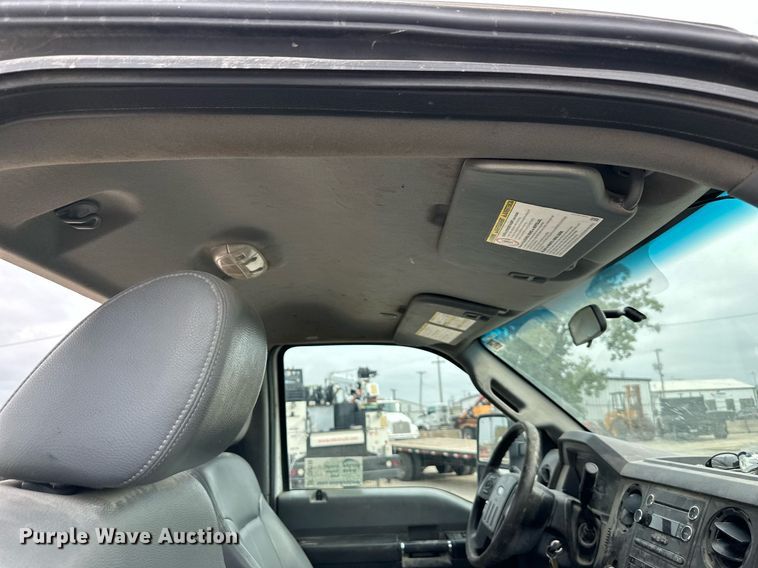 image for item DS2138 2016 Ford F550  truck cab and chassis