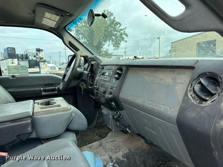 image for item DS2138 2016 Ford F550  truck cab and chassis