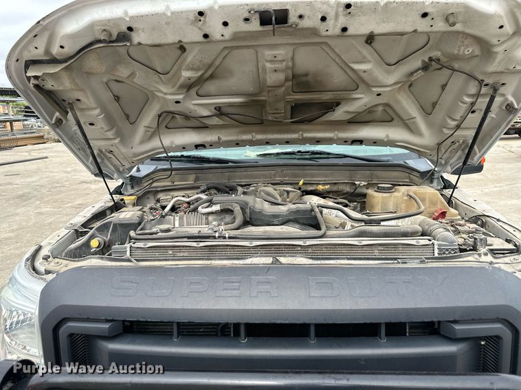 image for item DS2138 2016 Ford F550  truck cab and chassis