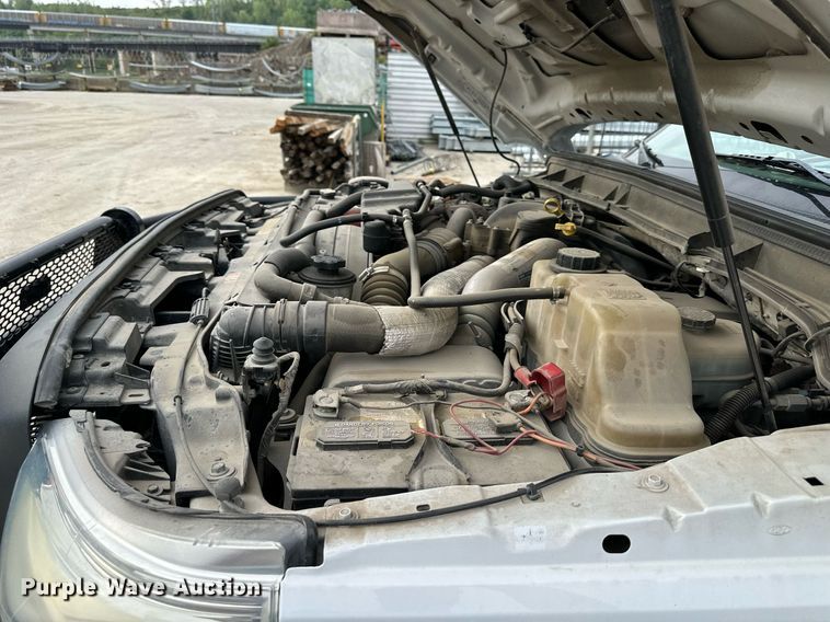 image for item DS2138 2016 Ford F550  truck cab and chassis