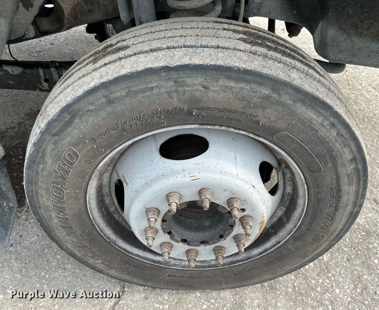 image for item DS2138 2016 Ford F550  truck cab and chassis