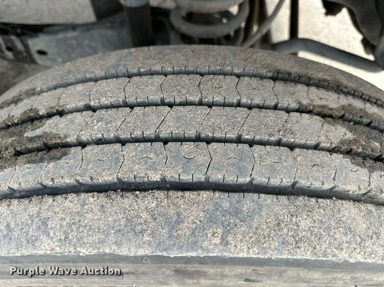 image for item DS2138 2016 Ford F550  truck cab and chassis