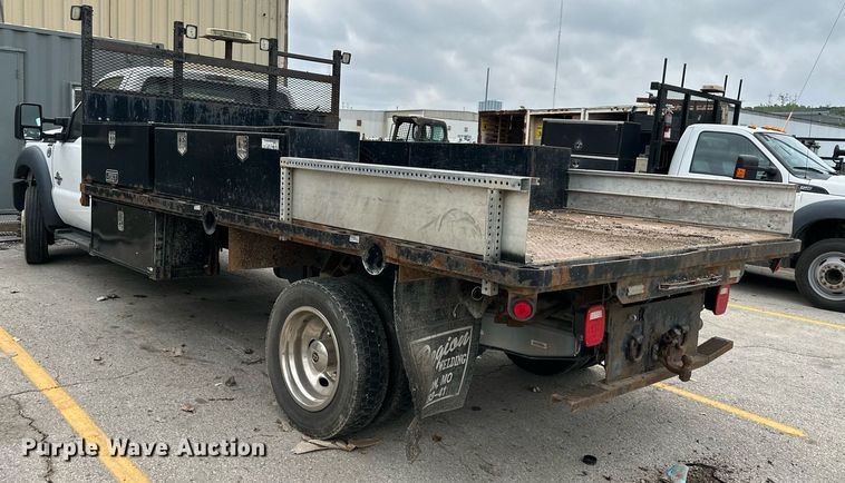 image for item DS2140 2014 Ford F550  flatbed truck
