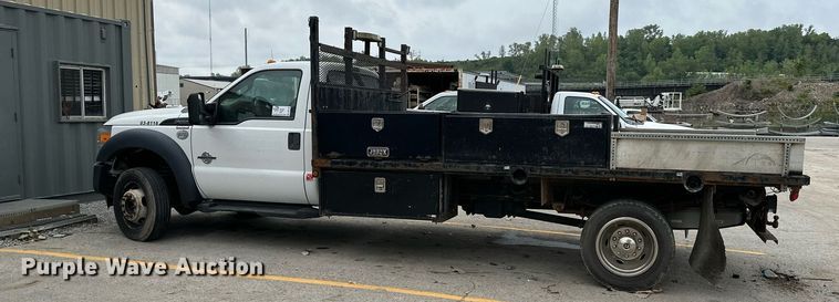 image for item DS2140 2014 Ford F550  flatbed truck