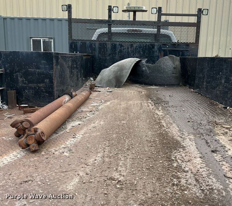 image for item DS2140 2014 Ford F550  flatbed truck