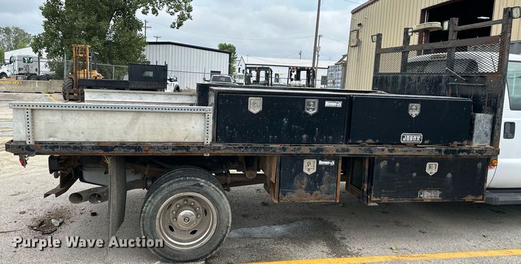image for item DS2140 2014 Ford F550  flatbed truck