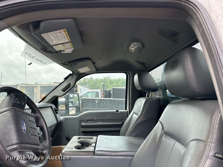 image for item DS2140 2014 Ford F550  flatbed truck