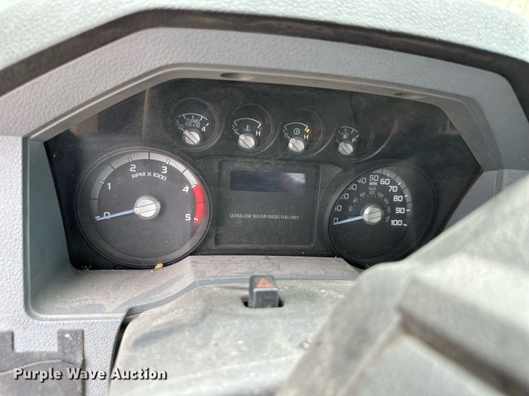 image for item DS2140 2014 Ford F550  flatbed truck