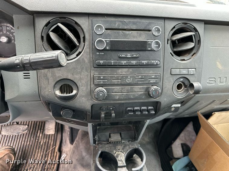 image for item DS2140 2014 Ford F550  flatbed truck