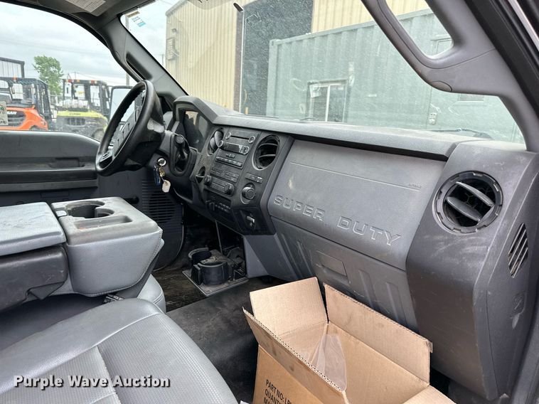 image for item DS2140 2014 Ford F550  flatbed truck