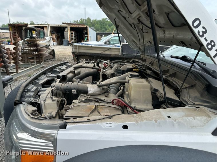 image for item DS2140 2014 Ford F550  flatbed truck