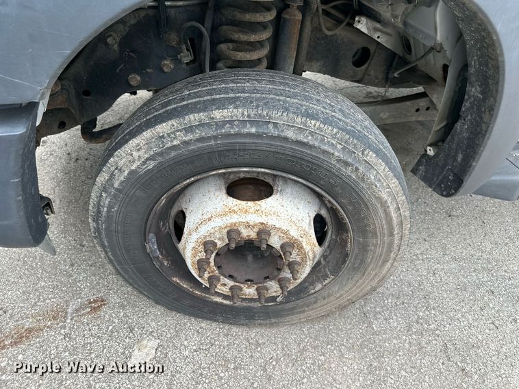 image for item DS2140 2014 Ford F550  flatbed truck