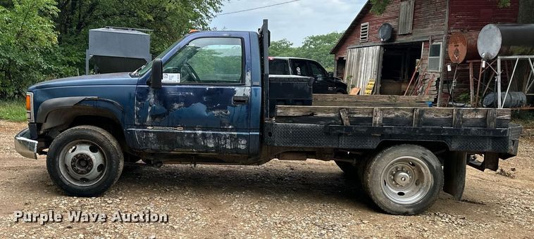 image for item DS2141 1992 Chevrolet C3500  flatbed pickup truck