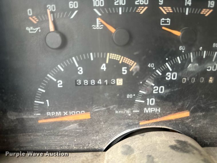 image for item DS2141 1992 Chevrolet C3500  flatbed pickup truck