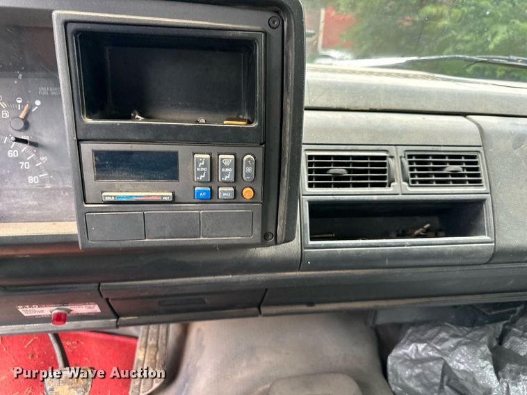 image for item DS2141 1992 Chevrolet C3500  flatbed pickup truck