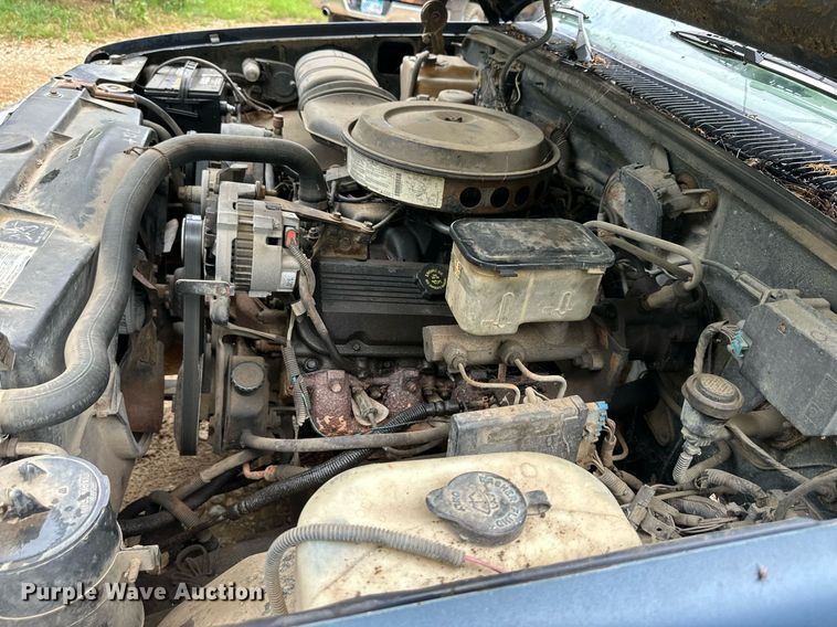 image for item DS2141 1992 Chevrolet C3500  flatbed pickup truck