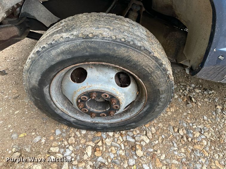 image for item DS2141 1992 Chevrolet C3500  flatbed pickup truck