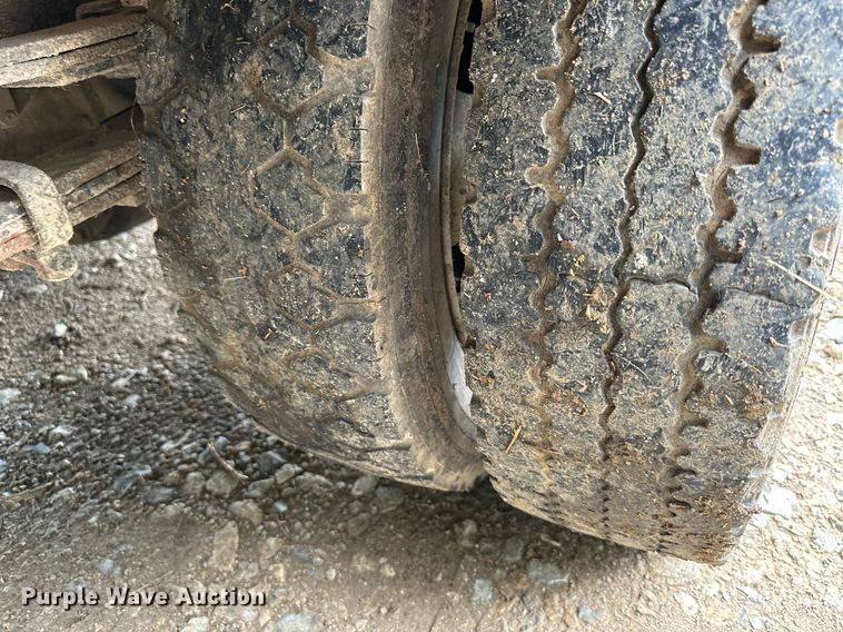 image for item DS2141 1992 Chevrolet C3500  flatbed pickup truck