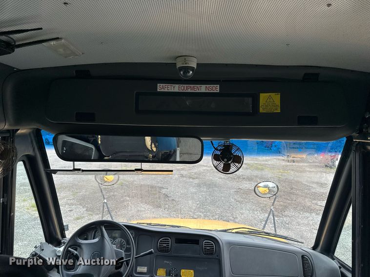 image for item DS2147 2008 Freightliner B2  school bus