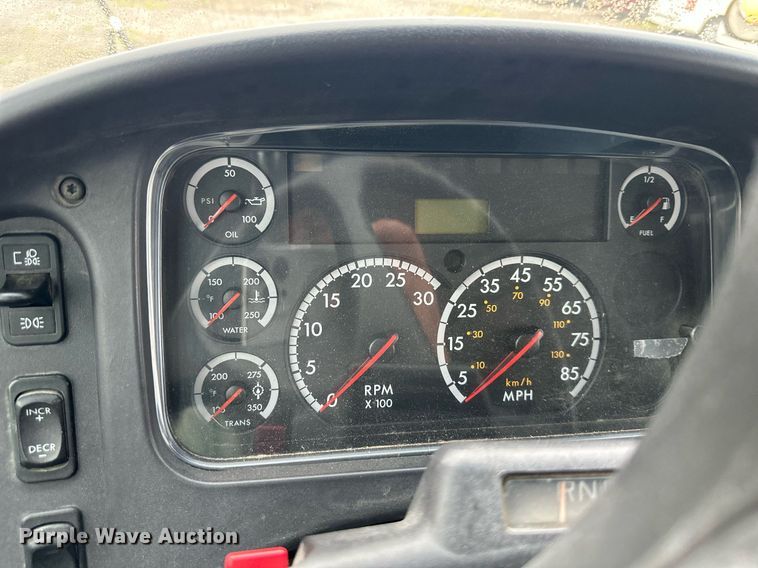 image for item DS2147 2008 Freightliner B2  school bus