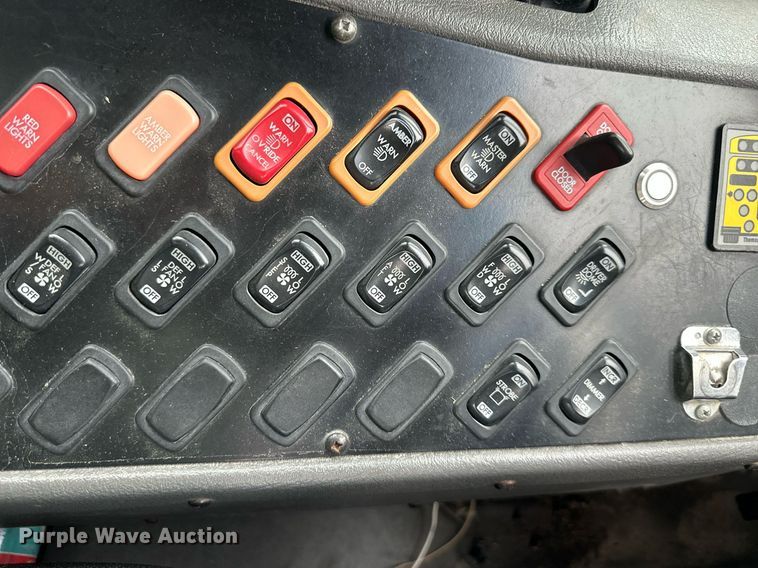 image for item DS2147 2008 Freightliner B2  school bus