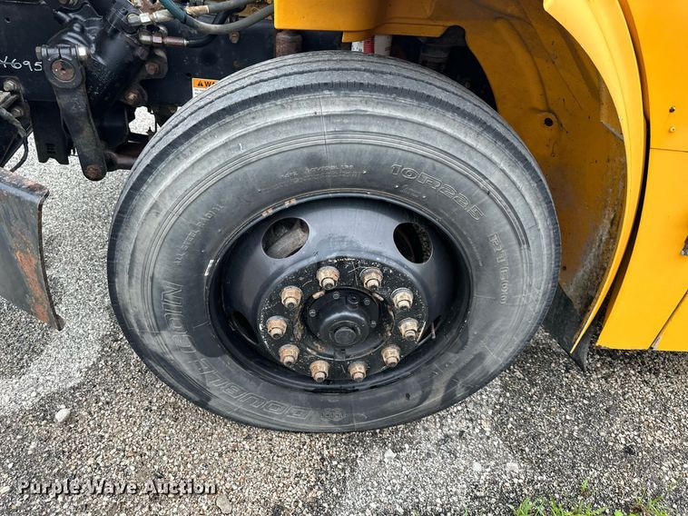 image for item DS2147 2008 Freightliner B2  school bus