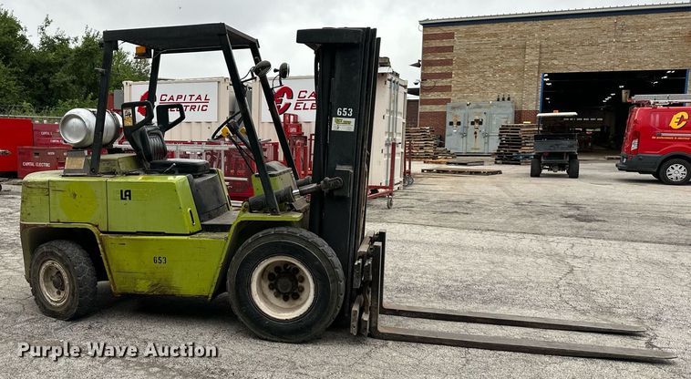 image for item DS2150 Clark C500-YS80  forklift