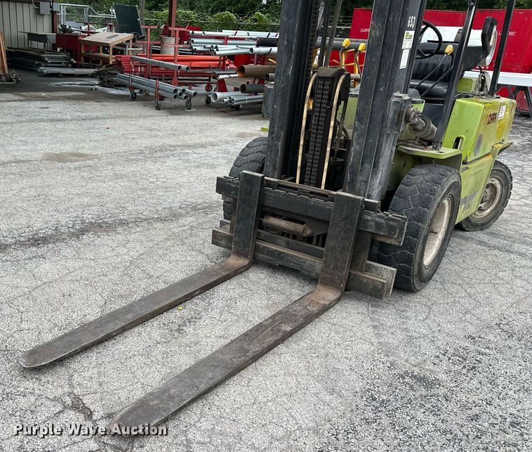 image for item DS2150 Clark C500-YS80  forklift