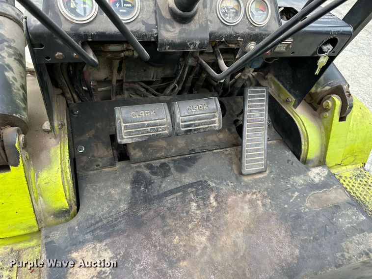 image for item DS2150 Clark C500-YS80  forklift