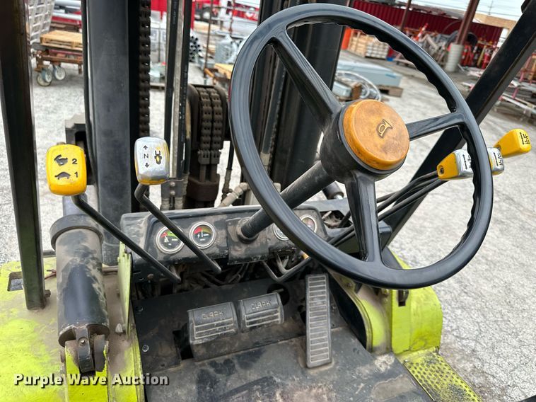 image for item DS2150 Clark C500-YS80  forklift