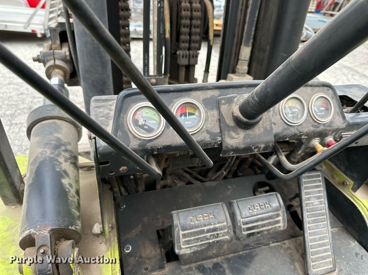image for item DS2150 Clark C500-YS80  forklift