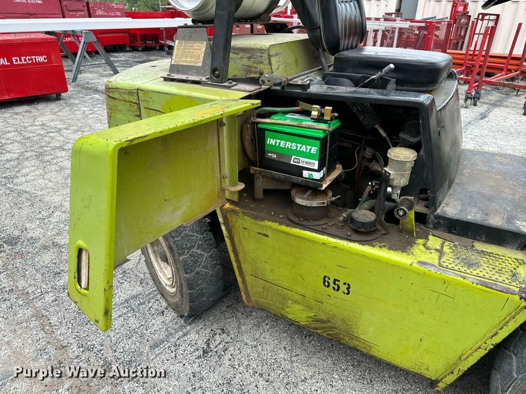image for item DS2150 Clark C500-YS80  forklift