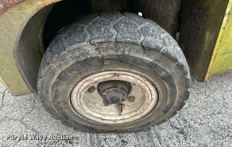 image for item DS2150 Clark C500-YS80  forklift