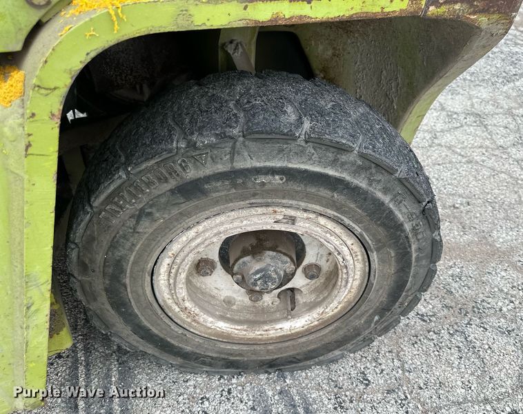 image for item DS2150 Clark C500-YS80  forklift