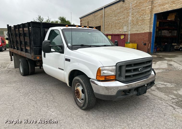 image for item DS2152 2000 Ford F350 Super Duty  flatbed pickup truck