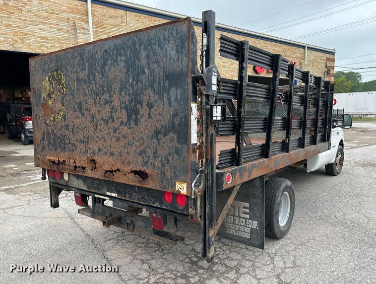 image for item DS2152 2000 Ford F350 Super Duty  flatbed pickup truck