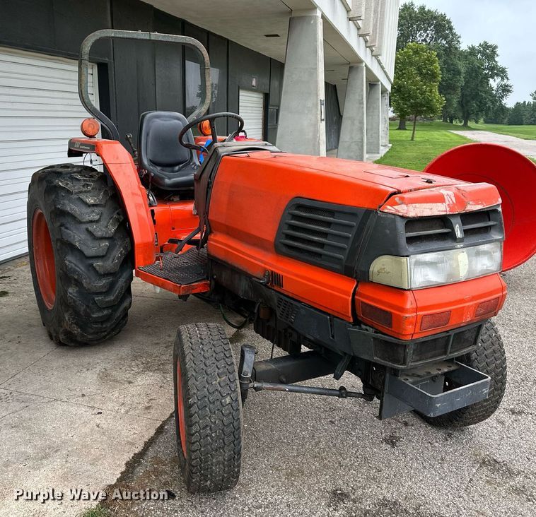 image for item DS2153 Kubota L4200FGST  tractor