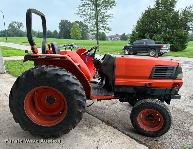 image for item DS2153 Kubota L4200FGST  tractor