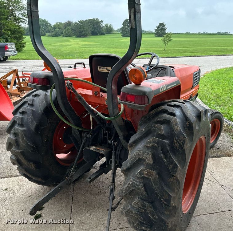 image for item DS2153 Kubota L4200FGST  tractor