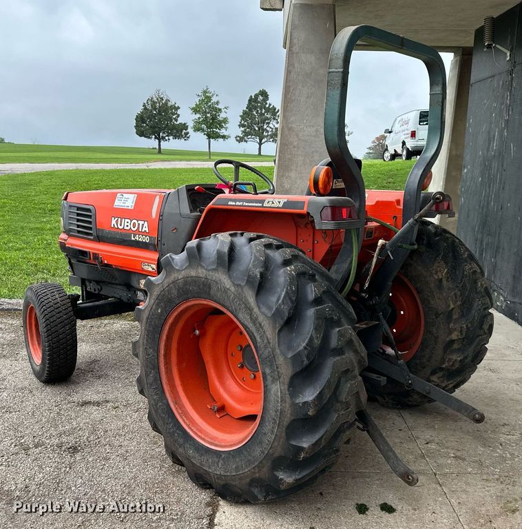 image for item DS2153 Kubota L4200FGST  tractor