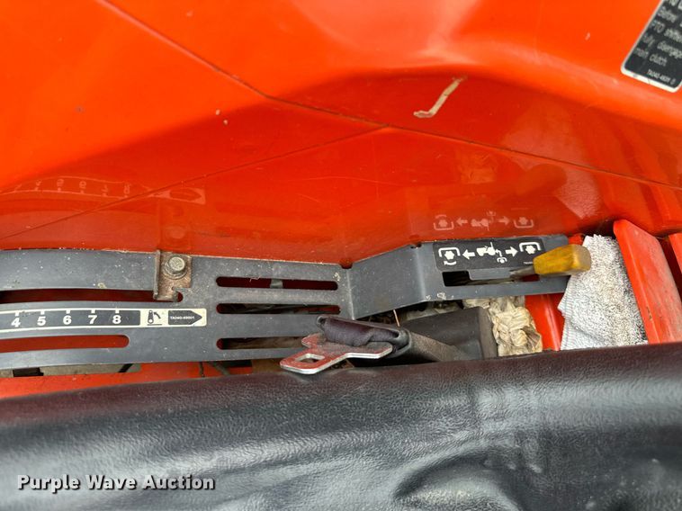 image for item DS2153 Kubota L4200FGST  tractor