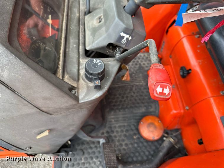 image for item DS2153 Kubota L4200FGST  tractor