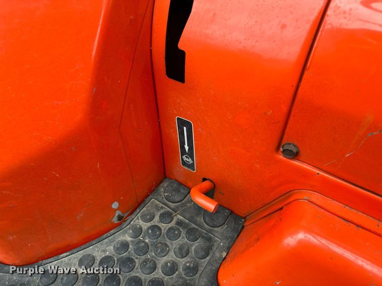 image for item DS2153 Kubota L4200FGST  tractor