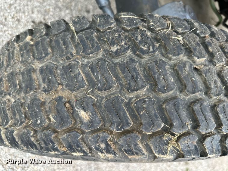 image for item DS2153 Kubota L4200FGST  tractor