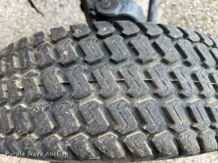 image for item DS2153 Kubota L4200FGST  tractor