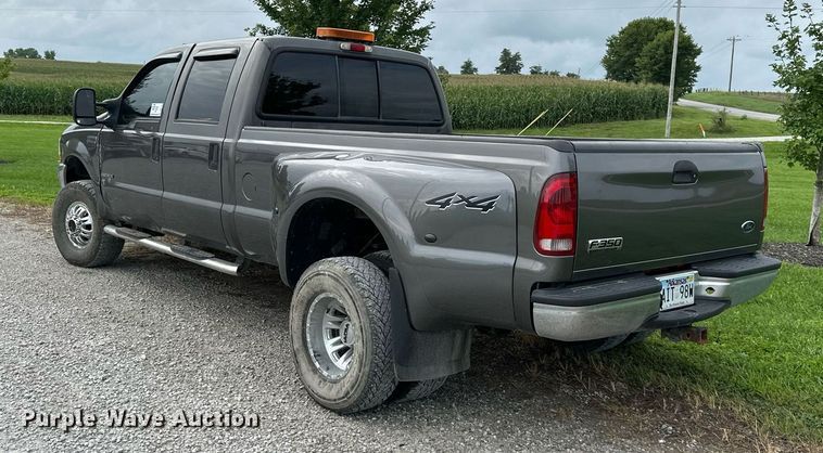 image for item DS2157 2002  Ford F350 Super Duty  Crew Cab pickup truck