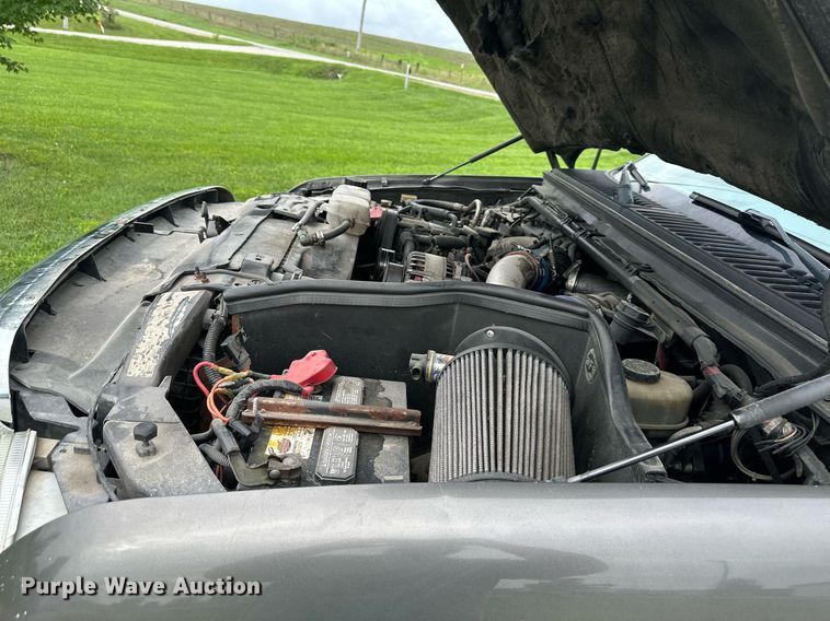 image for item DS2157 2002  Ford F350 Super Duty  Crew Cab pickup truck